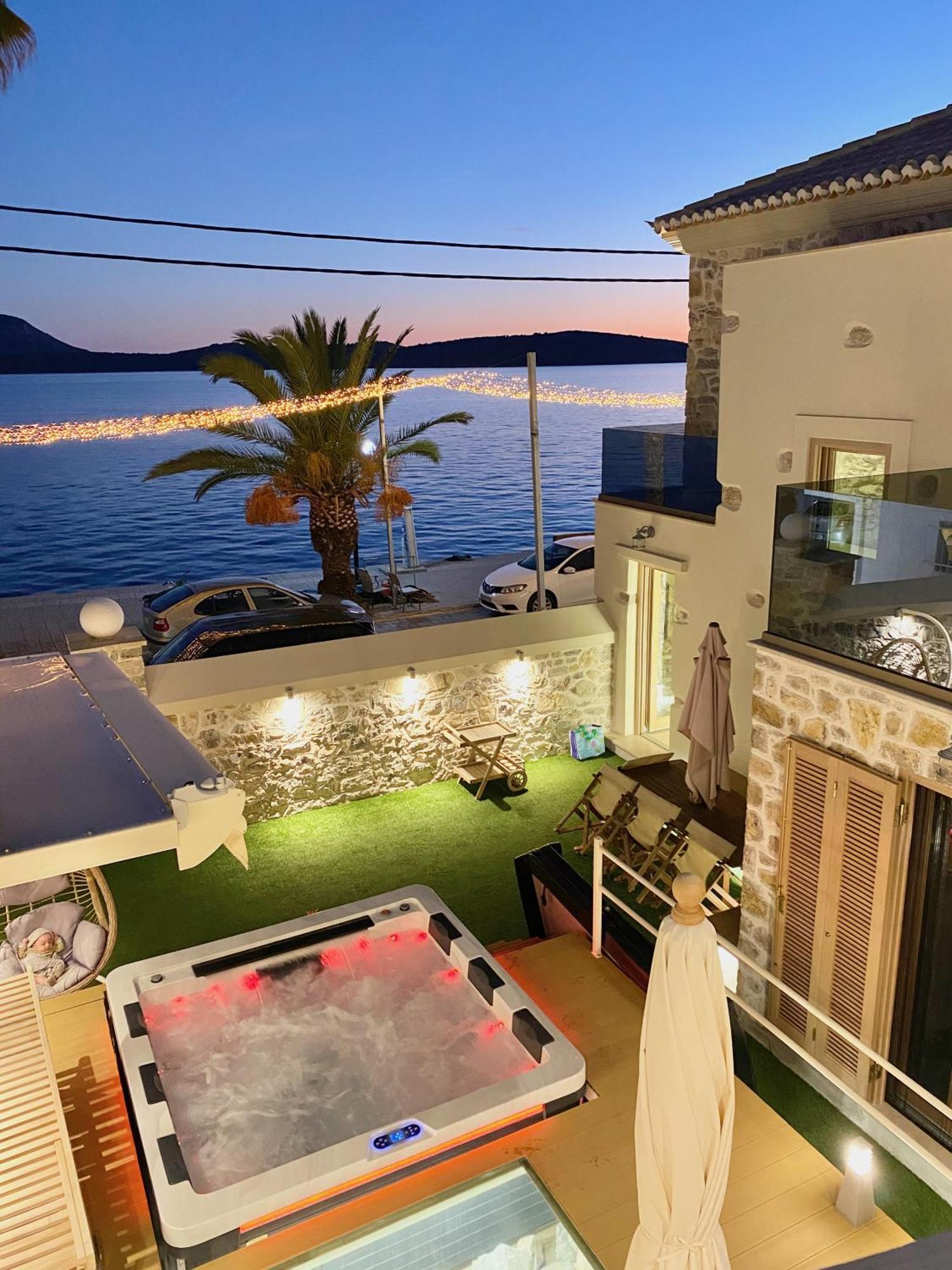 Villasonboard Rock Villa 3 Bed, 3 Bath, Jacuzzi, Seaside Ermioni Exterior foto